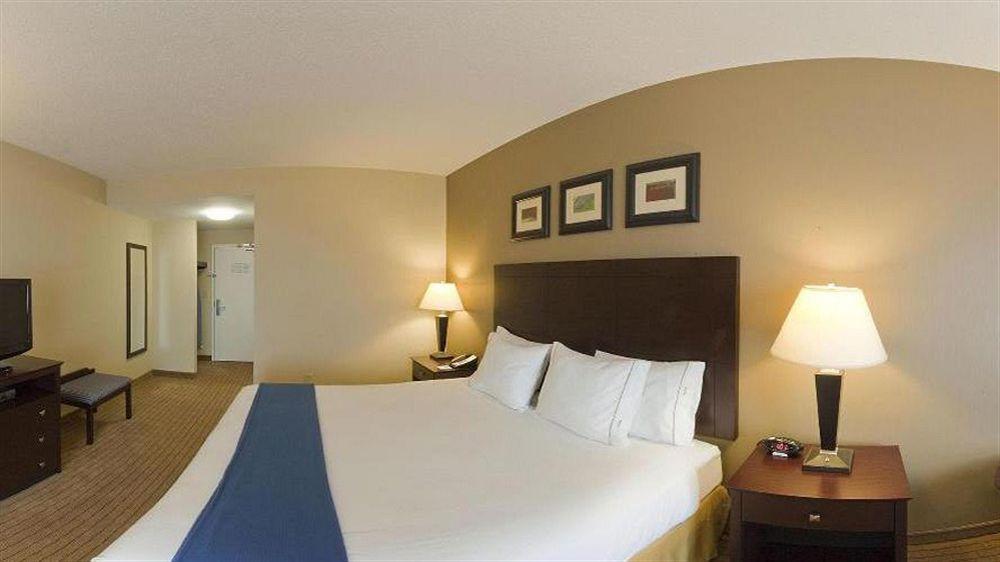 Holiday Inn Express & Suites Malone By Ihg Kültér fotó