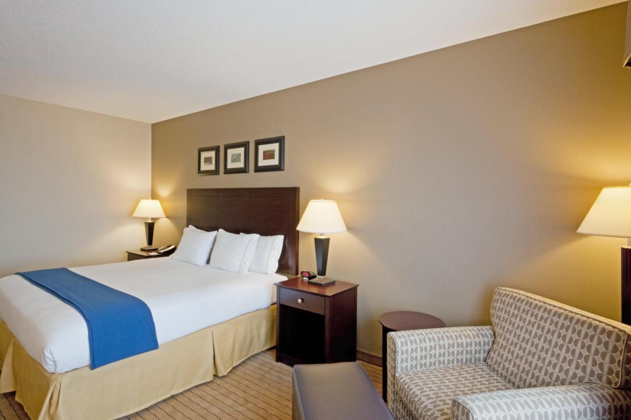 Holiday Inn Express & Suites Malone By Ihg Kültér fotó