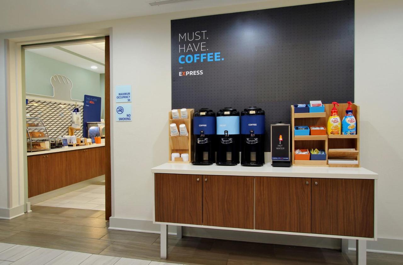 Holiday Inn Express & Suites Malone By Ihg Kültér fotó